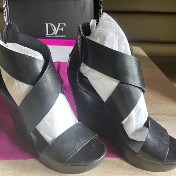 Diane Von Furstenberg DVF Opal Wedge Sandals Leather Criss Cross Size 7.5 - Picture 4 of 12